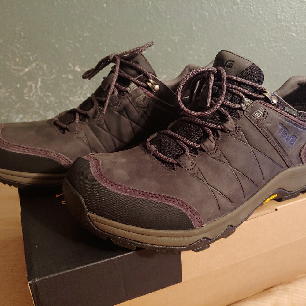 Teva Mens boot! Brand New with box!